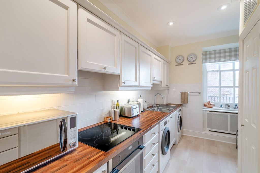 Additional image 6 of 2 bed flat for saleCathedral Views, Crane Bridge Road, Salisbury SP2