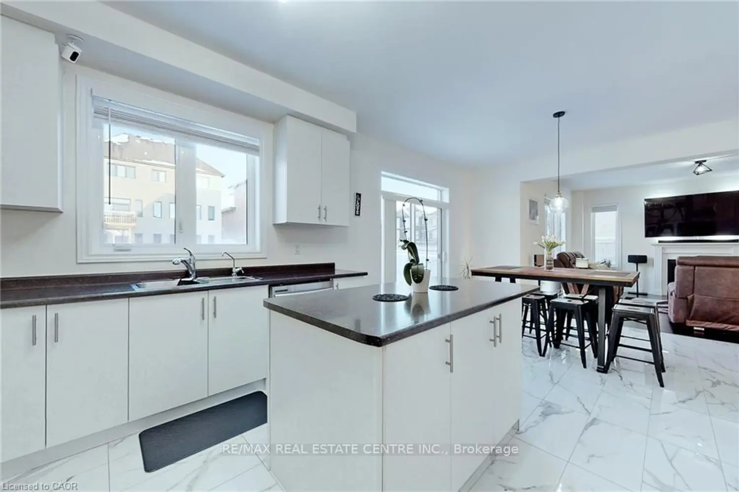 Additional image 8 of 216 Harcourt Crescent