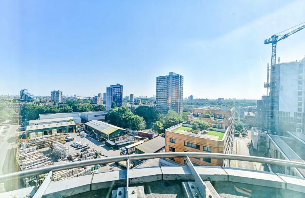 Additional image 12 of 2 Bed Flat, Falcon Wharf, SW11, N1 7GU