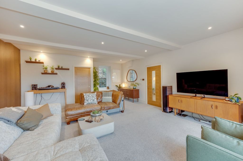 Additional image 15 of 4 bed detached house for saleManchester Road, Crosspool S10