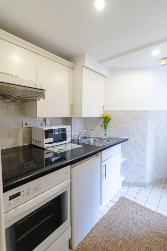 Additional image 6 of Studio Flat, Holland Park Gardens, W14, N1 7GU