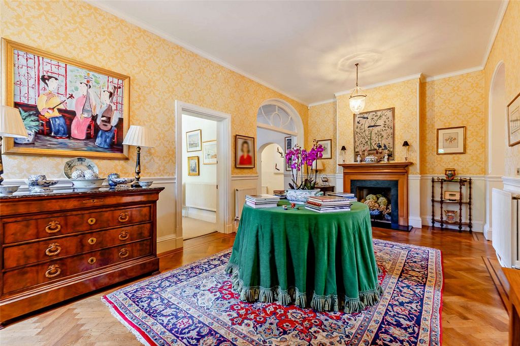 Additional image 6 of 6 bed detached house for saleDonnington, Newbury, Berkshire RG14