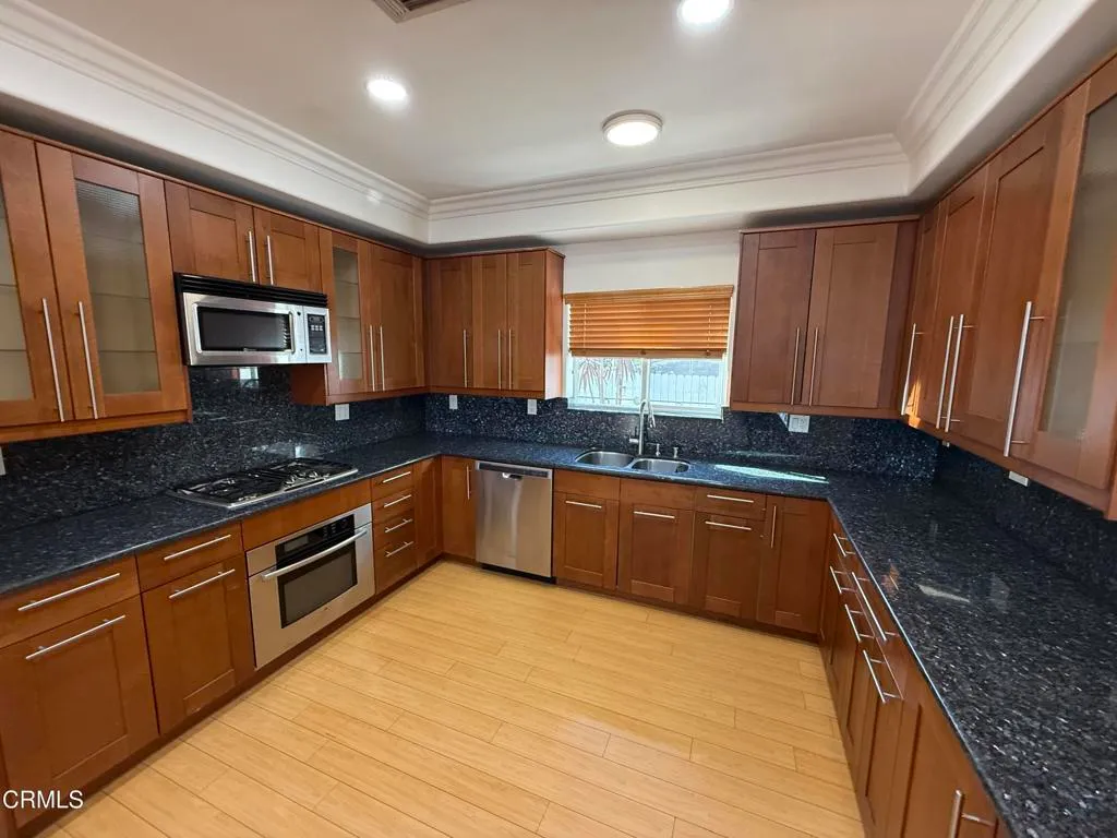 Additional image 44 of 7011 N Liberty Drive, Los Angeles, CA 91405