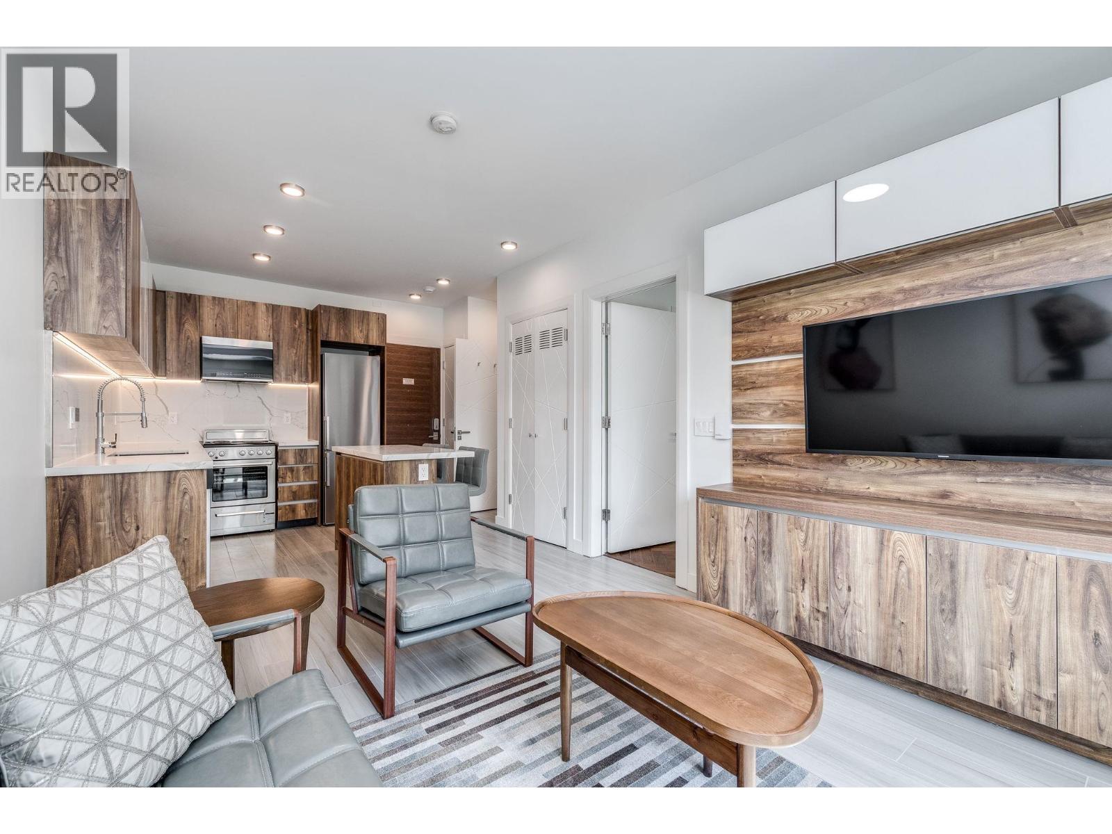 204 1168 PENDRELL STREET