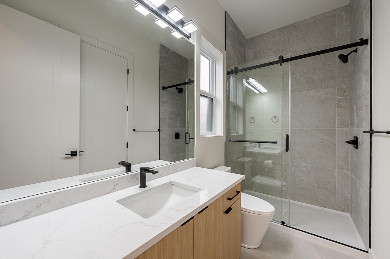 Additional image 6 of 2-6554 Charles Street, Burnaby, BC, V5B 2H1