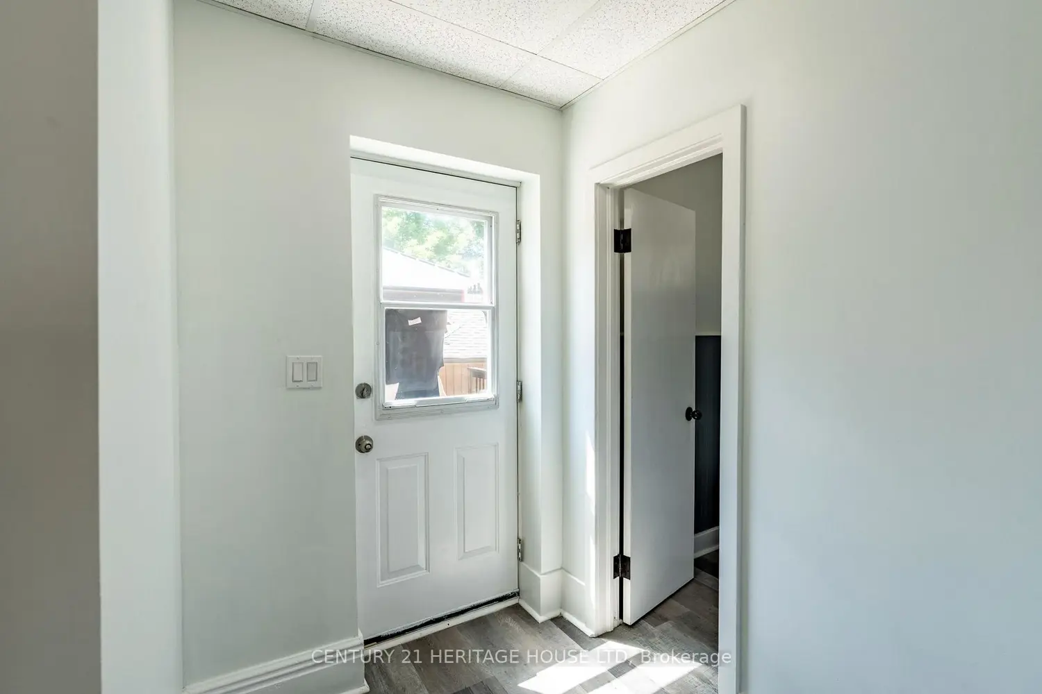 Additional image 3 of 562 Laurel Street