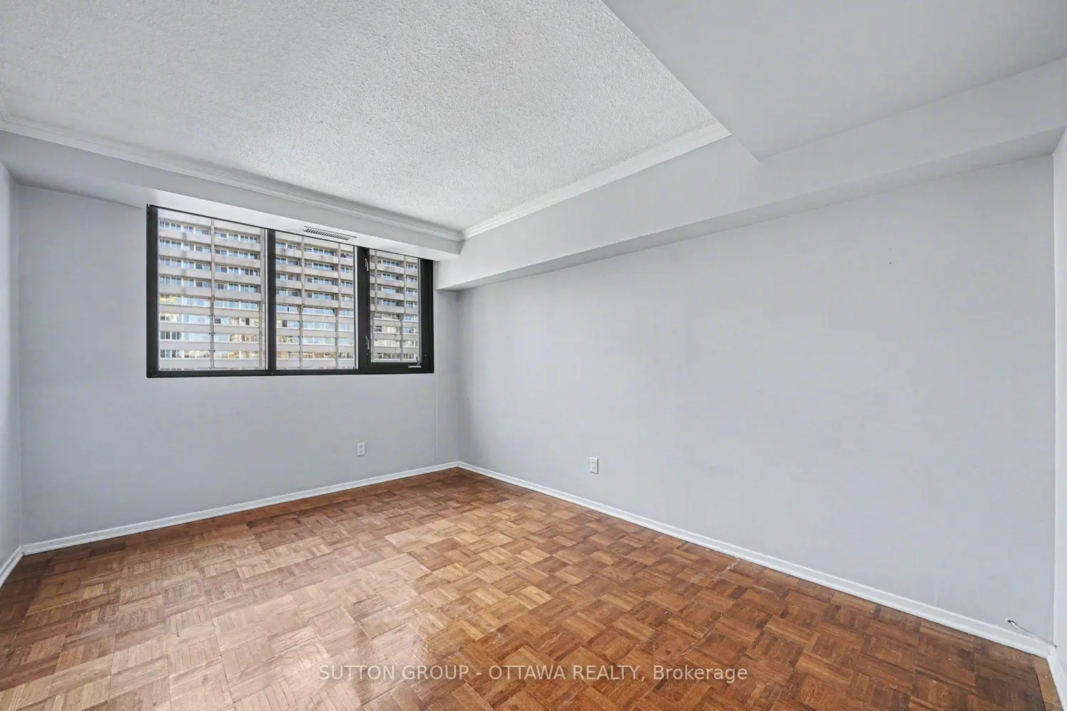 Additional image 6 of 200 Bay Street 1004