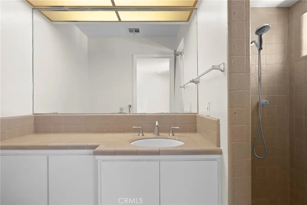 Additional image 80 of 809 Highland Drive, La Canada Flintridge, CA 91011