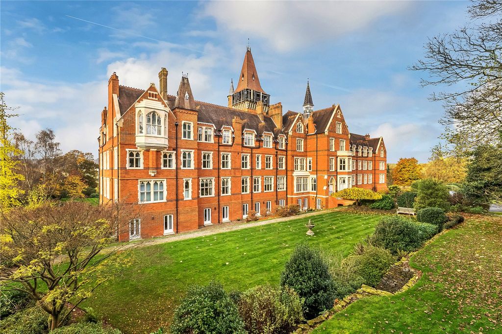 Additional image 18 of 3 bed flat for saleWolfs Row, Oxted, Surrey RH8