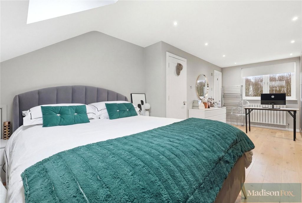 Additional image 26 of 4 bed terraced house for saleRegents Place, Loughton, Essex IG10