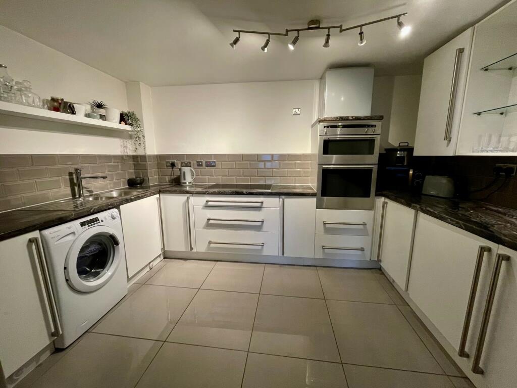 Additional image 3 of 2 Bed Flat, The Lodge, B16, N1 7GU