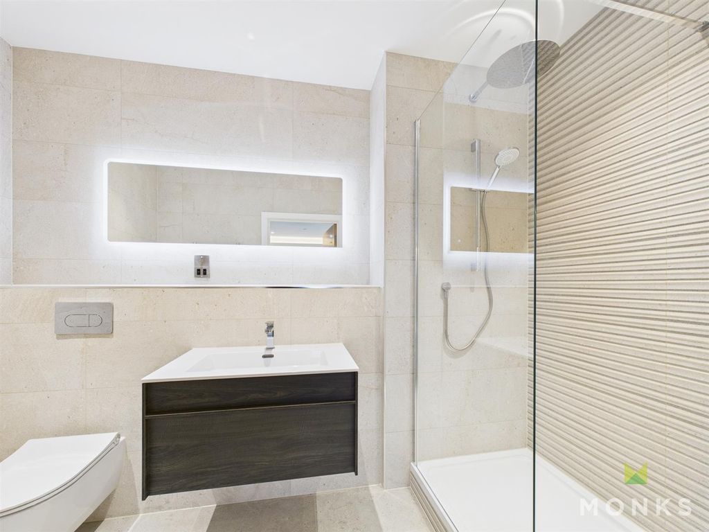 Additional image 13 of 2 bed flat for sale36 The Penthouse, Old Coleham Court, Shrewsbury SY3