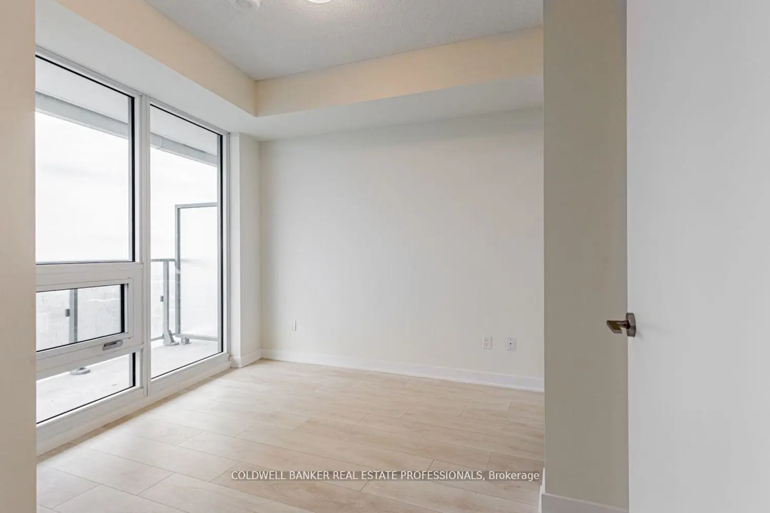 Additional image 9 of 2221 Yonge Street 5304