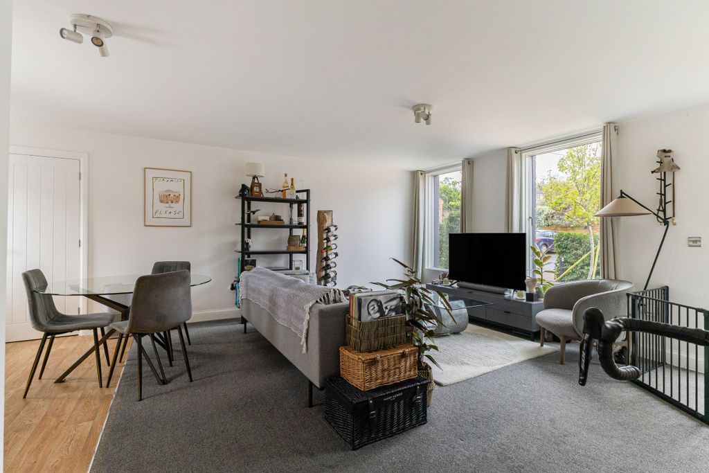 Additional image 4 of 2 bed flat for saleBewick Mews, Hungerford RG17