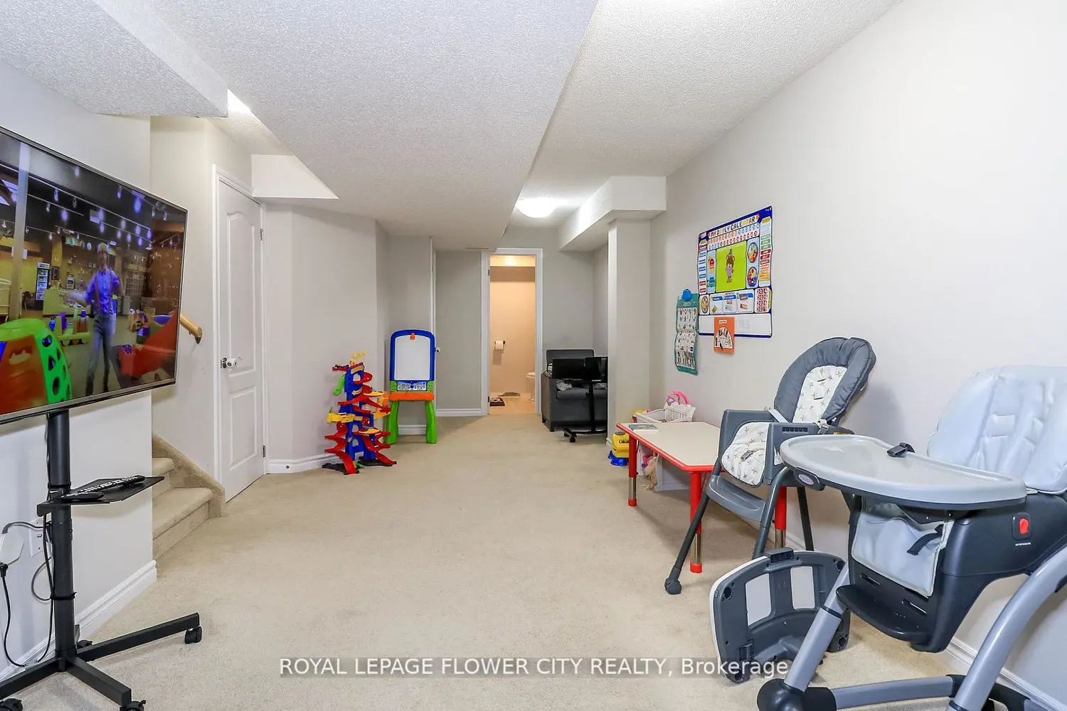 Additional image 20 of 54 Southwoods Crescent 72