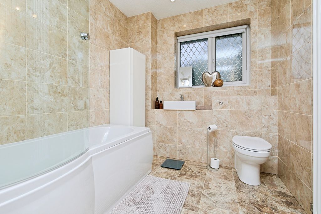 Additional image 17 of 5 bed detached house for saleWentworth Drive, Burton-On-Trent DE13