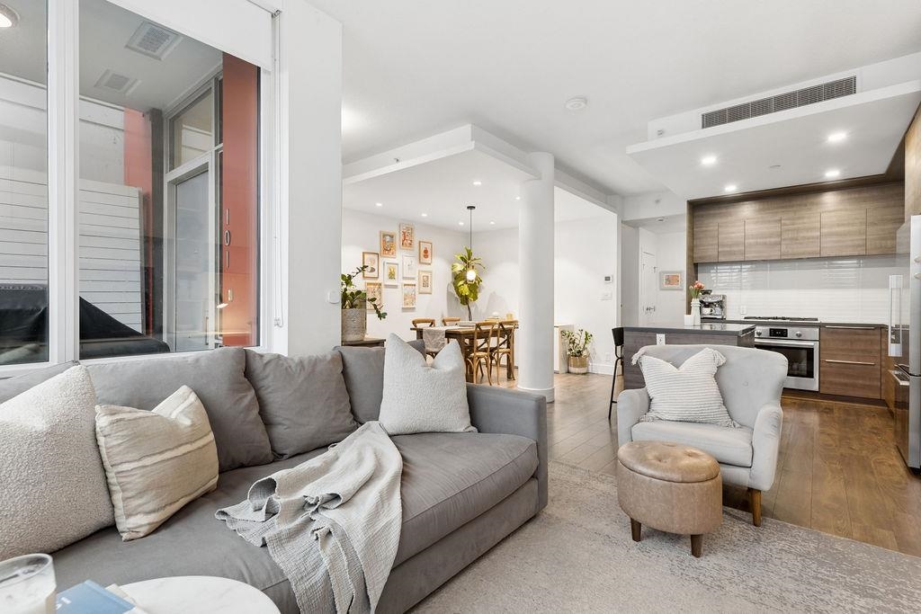 101-1550 Fern Street, North Vancouver, BC, V7J 0A9