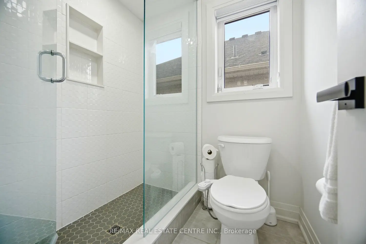 Additional image 17 of 112 Bluebird Boulevard