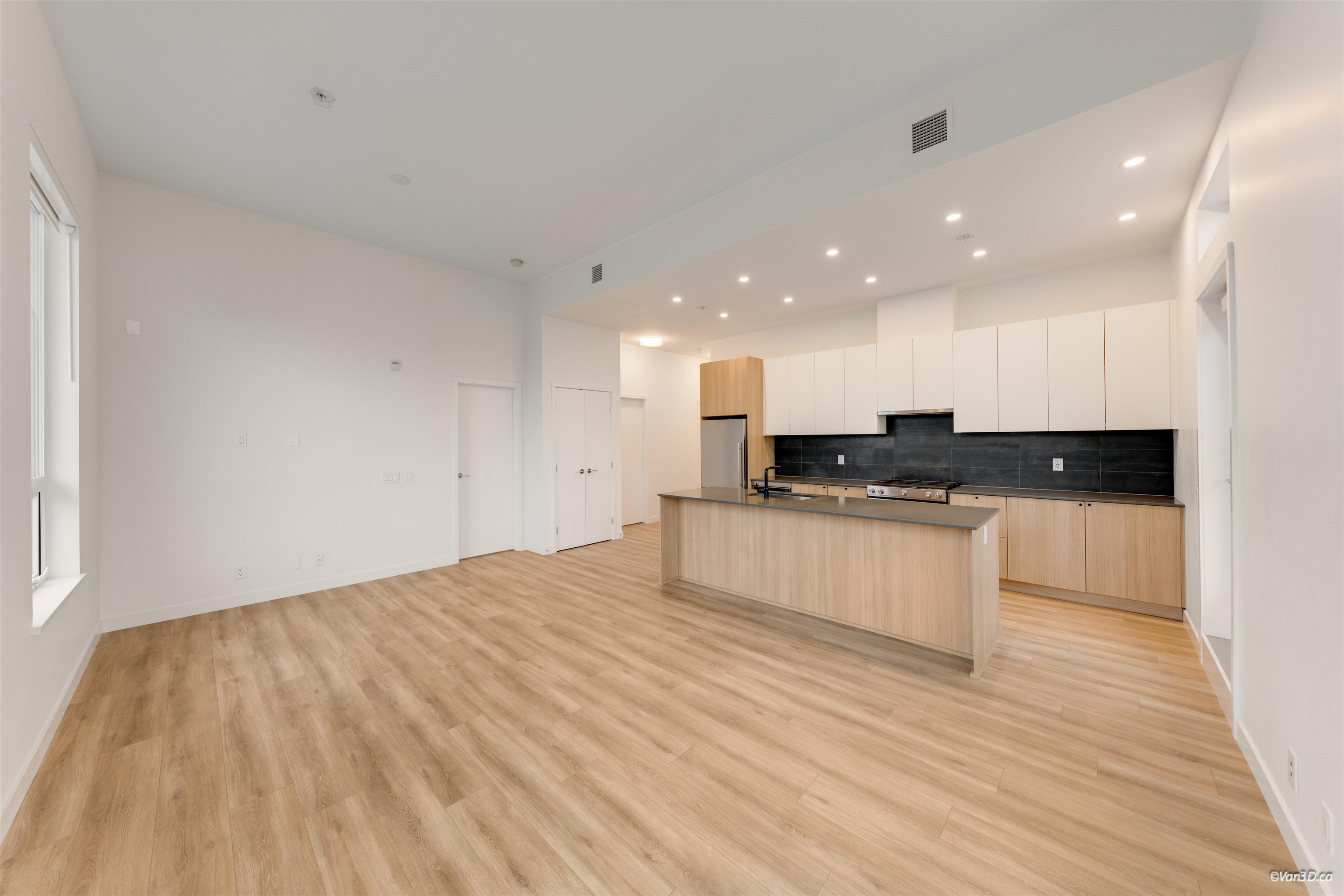 602-645 Como Lake Avenue, Coquitlam, BC, V3J 0N9