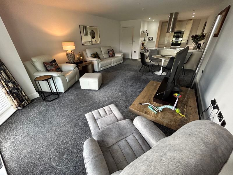 Additional image 4 of 3 bed flat for sale35 Pwllycrochan Avenue, Colwyn Bay LL29