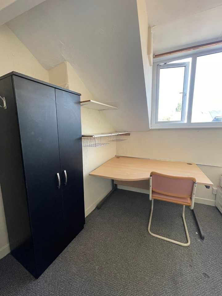 Additional image 9 of Room in a Shared House, Brudenell View, LS6, LS6 1HD