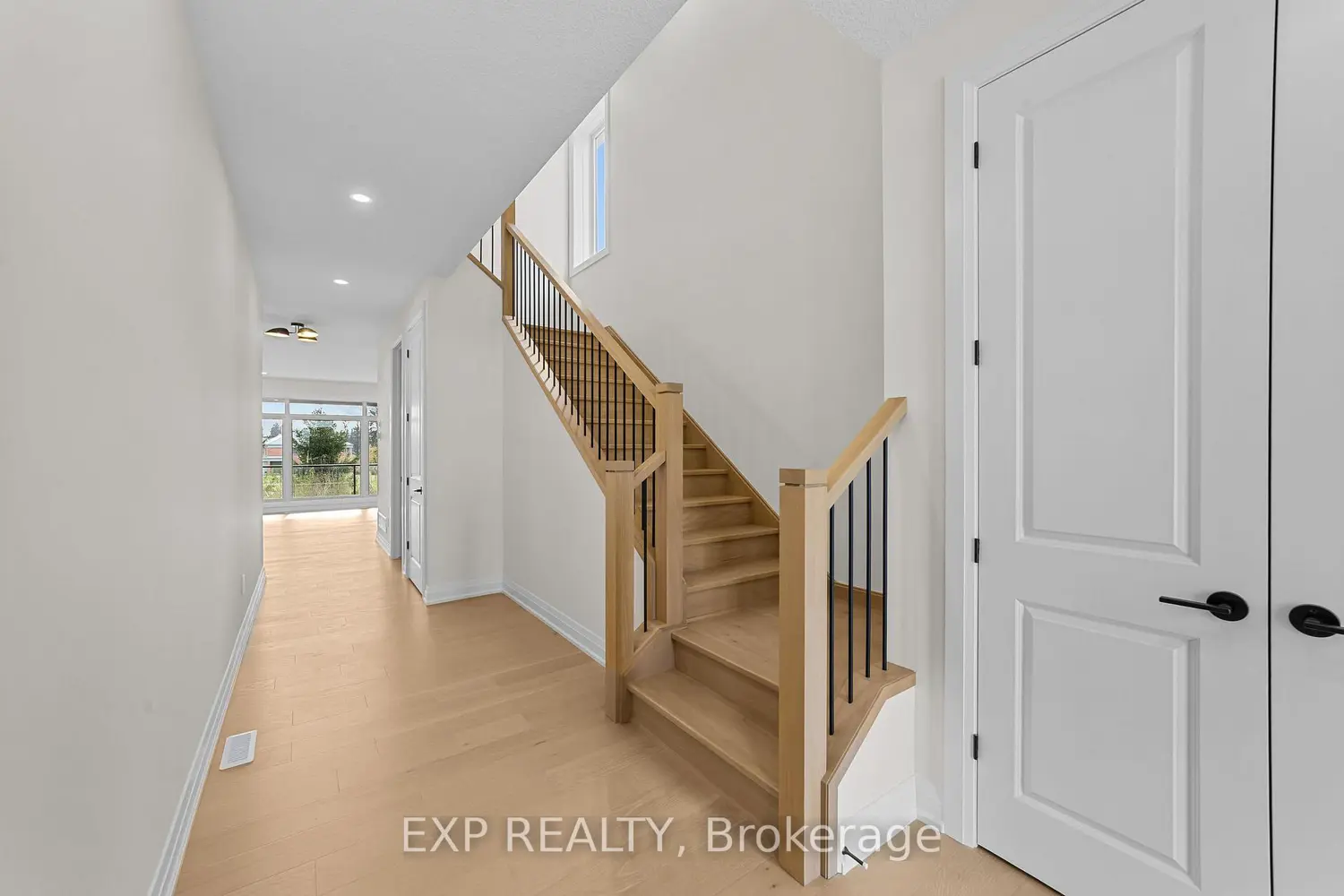 6875 Heathwoods Avenue photo 4