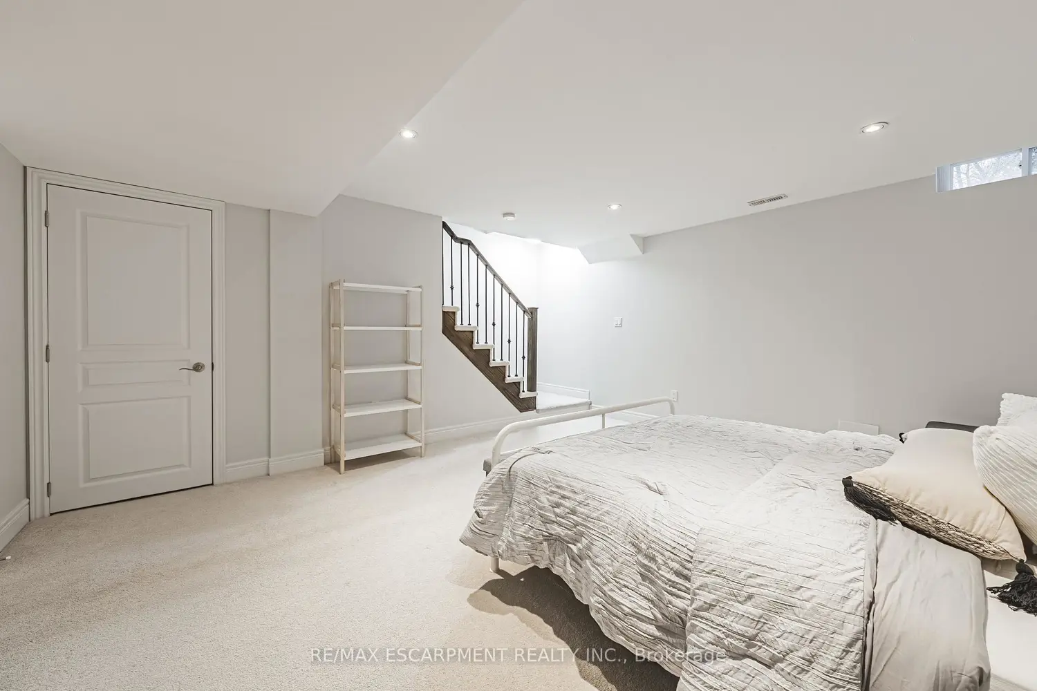 Additional image 19 of 4115 Upper Middle Road 8