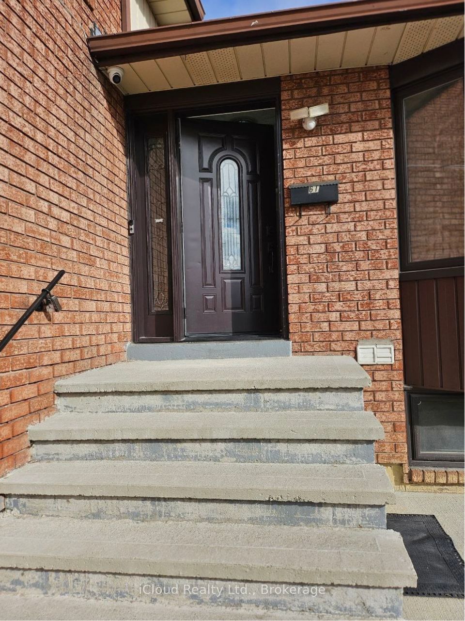 Additional image 3 of 61 Hull Street, Mississauga, ON, L4T 1C9