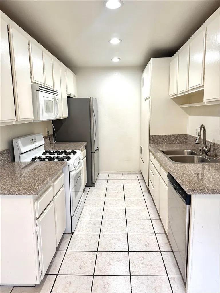 Additional image 22 of 20527 S Vermont Ave, Torrance, CA 90502