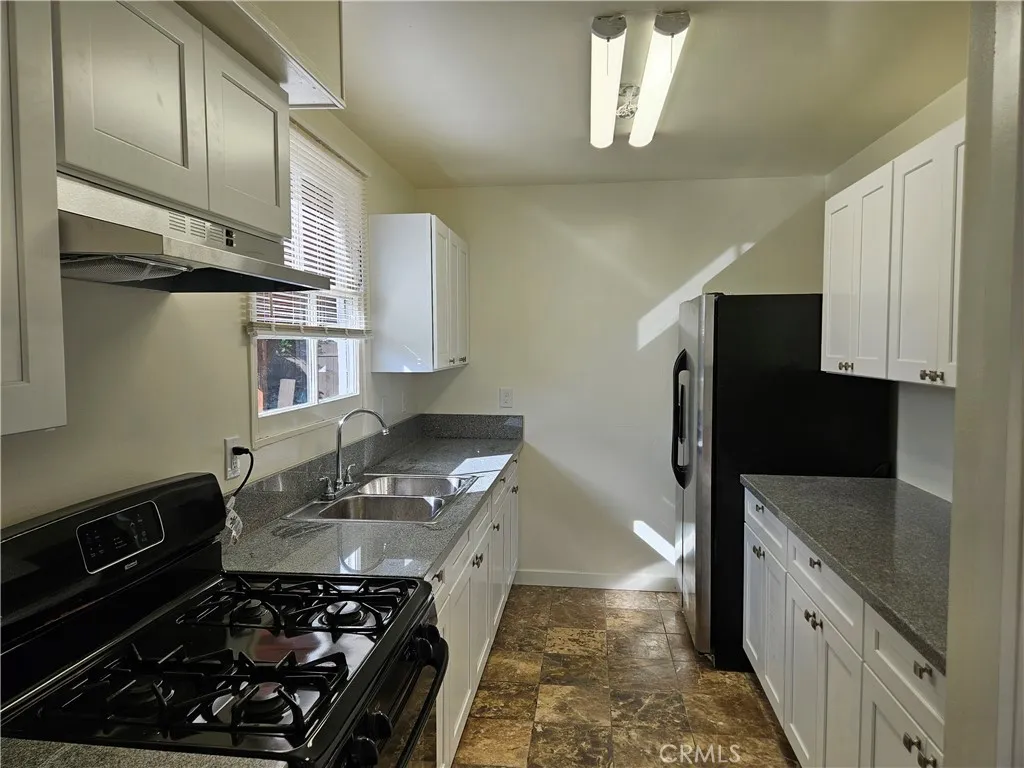 Additional image 15 of 6907 White Oak Ave, Reseda, CA 91335