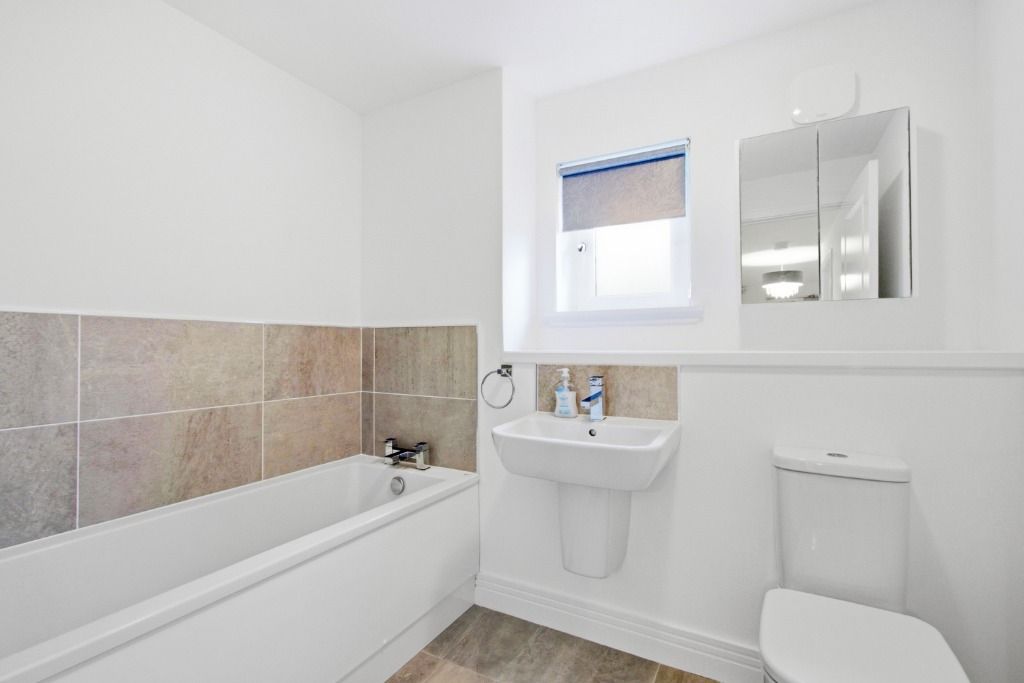 Additional image 8 of 2 bed flat for saleCastlegate Avenue, Dumbarton, West Dunbartonshire G82