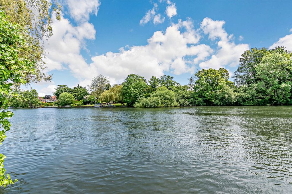 Additional image 21 of 7 bed detached house for saleFishery Road, Maidenhead, Berkshire SL6
