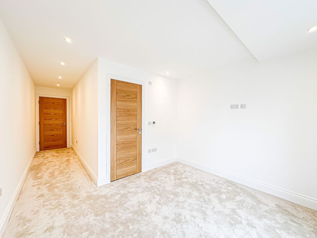 Additional image 9 of 3 bed flat for sale5 Bryan Court, 4 Rocky Lane CH60