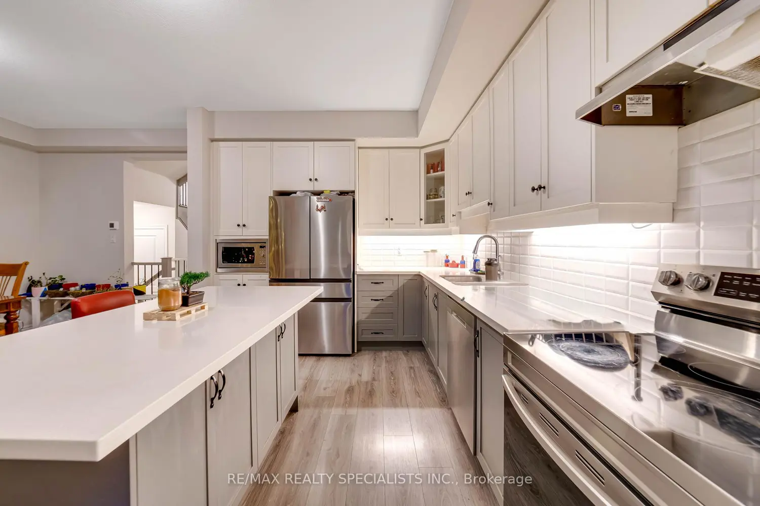 Additional image 6 of 100 Hollywood Court 53