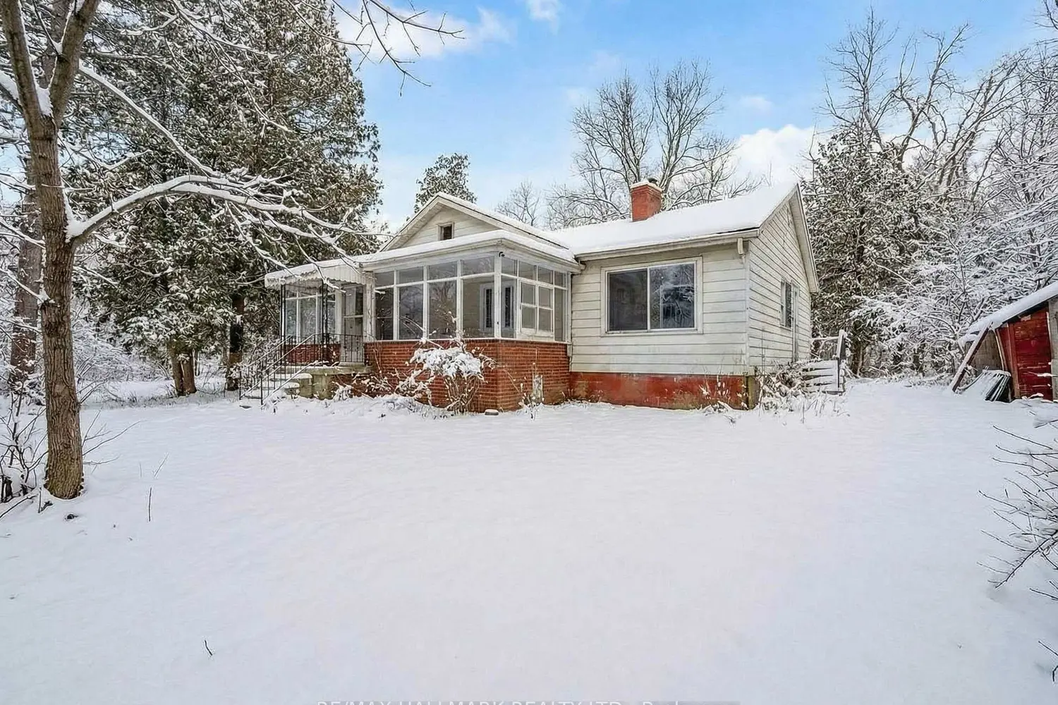 108 Yongehurst Road photo 3