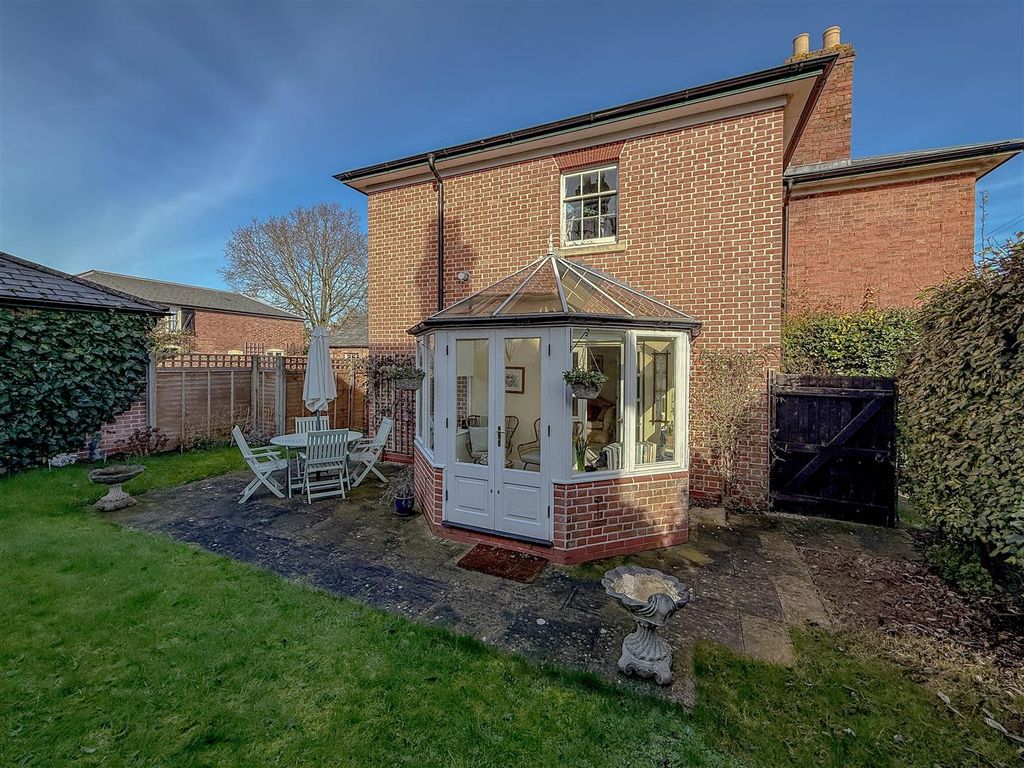 Additional image 3 of 2 bed flat for saleRoyal Oak Gardens, Malvern WR14