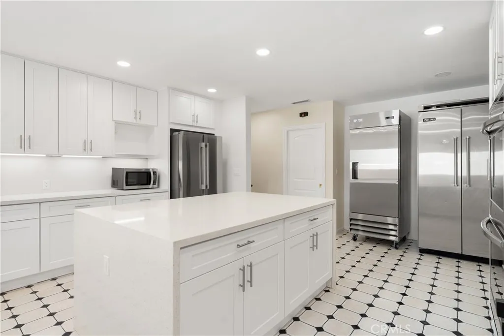 Additional image 8 of 19951 Lassen Street, Chatsworth, CA 91311