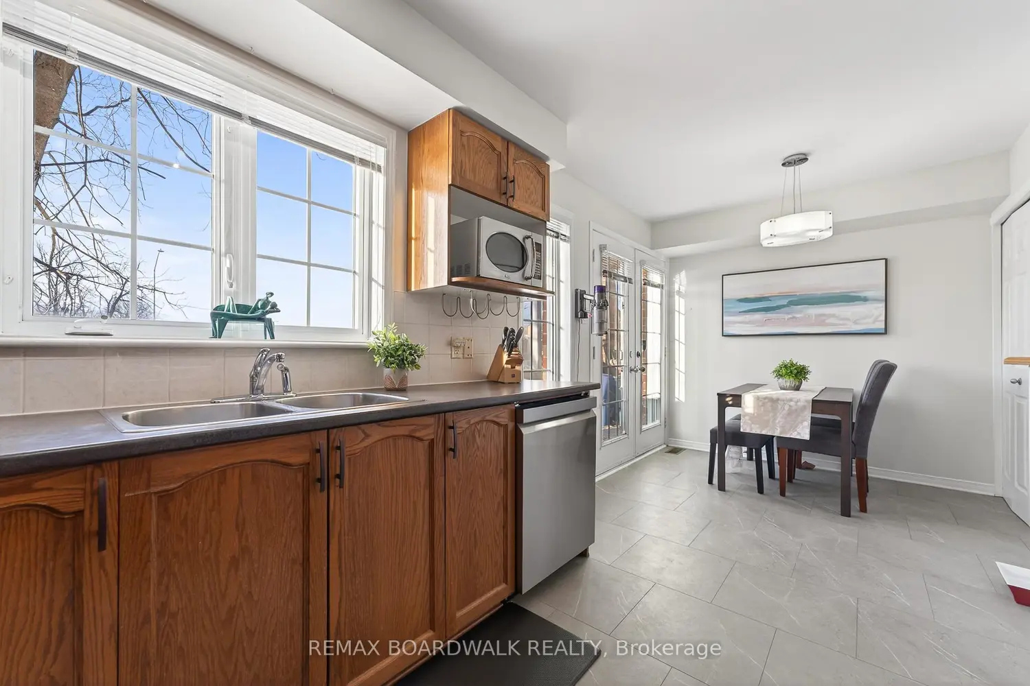 70 Edenvale Drive 165 photo 5