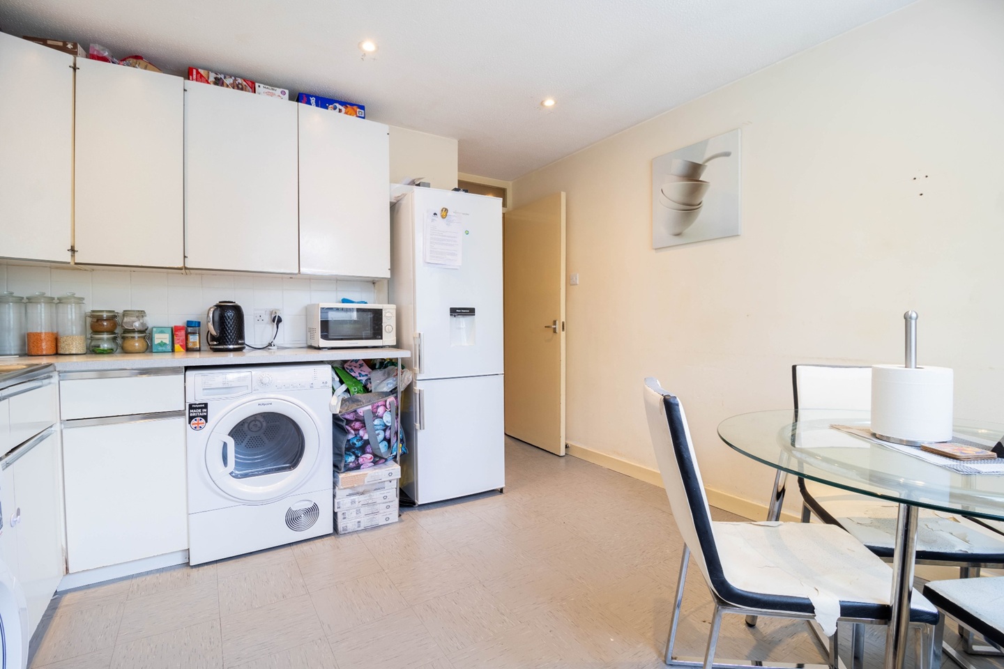 Additional image 3 of Room in a Shared Flat, Fawcett Close, SW11, SW11 2LU