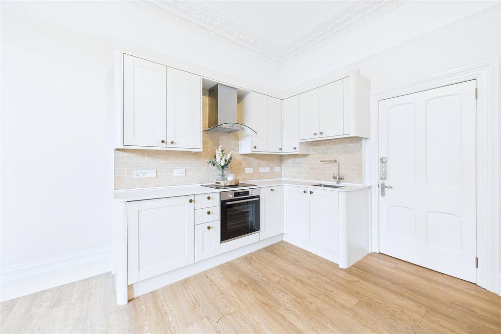 Additional image 4 of 3 bed flat for saleSt. Johns Road, Clevedon BS21