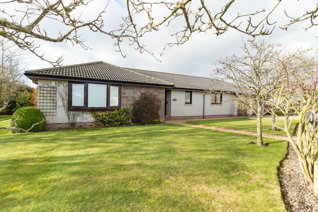 3 bed detached bungalow for saleThe Glebe, Edzell DD9
