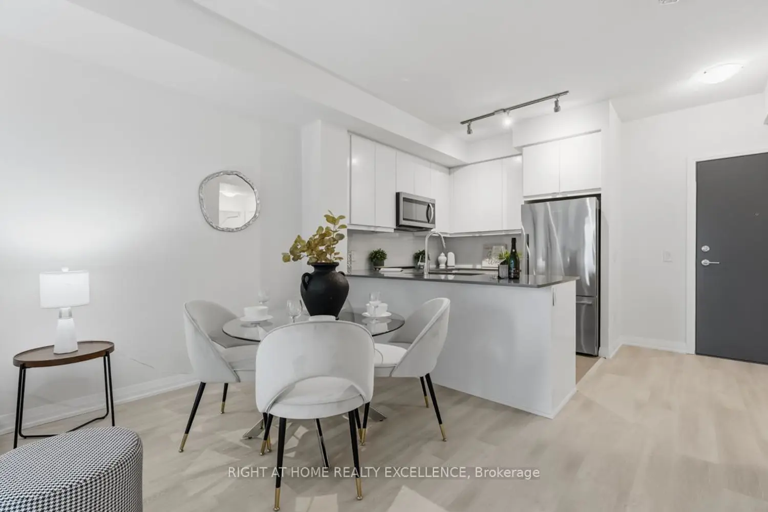3260 Sheppard Avenue 411
