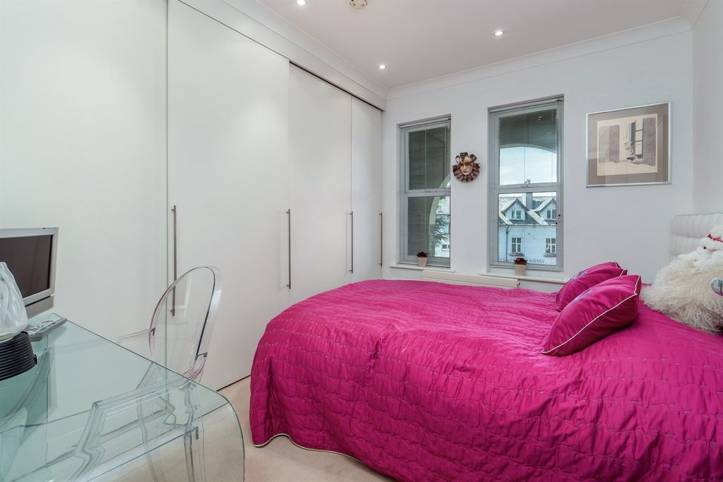 Additional image 15 of 3 bed flat for saleKingburys House, St. Hilarys Park, Alderley Edge SK9