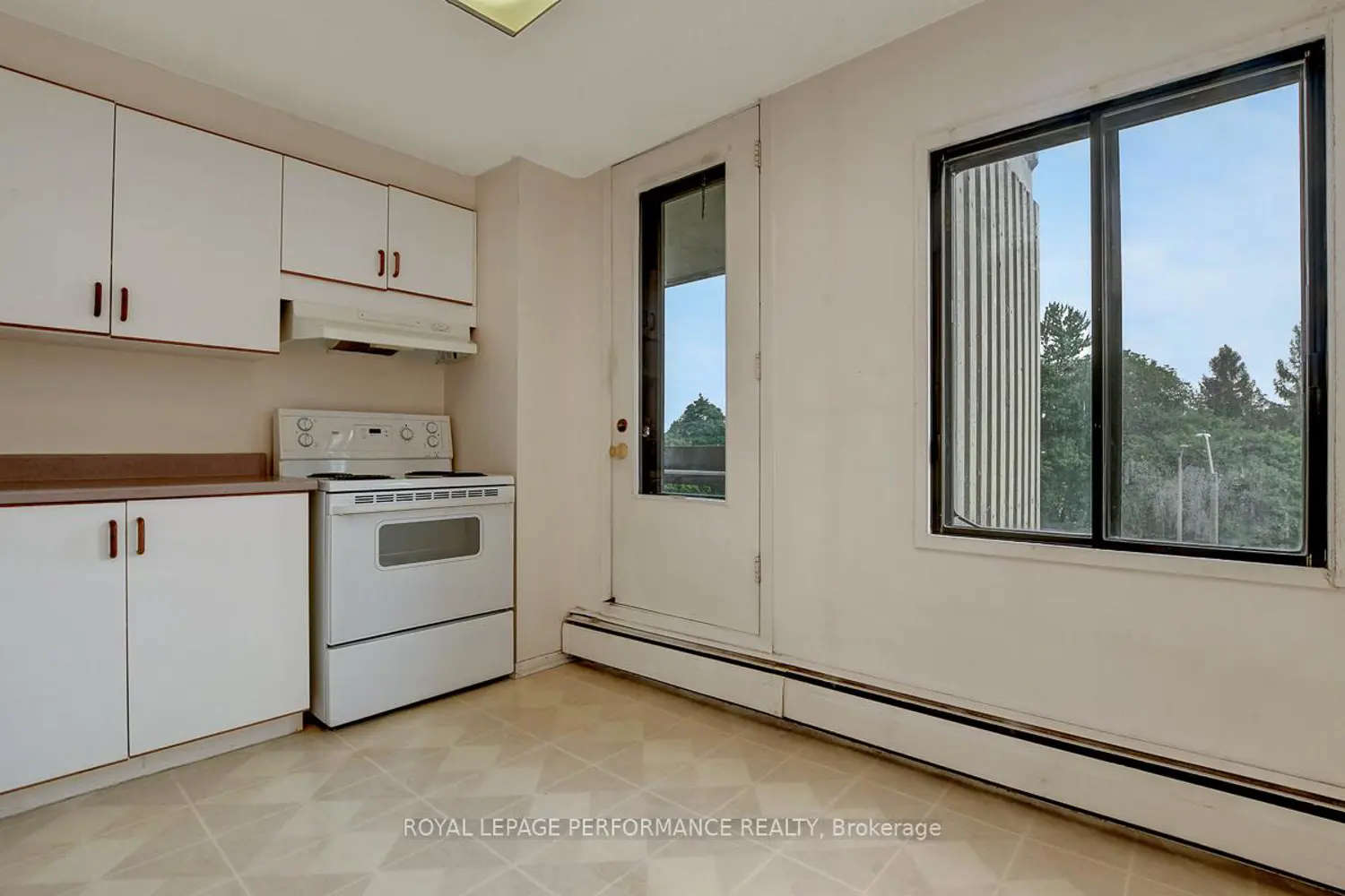 Additional image 9 of 415 Greenview Avenue 404