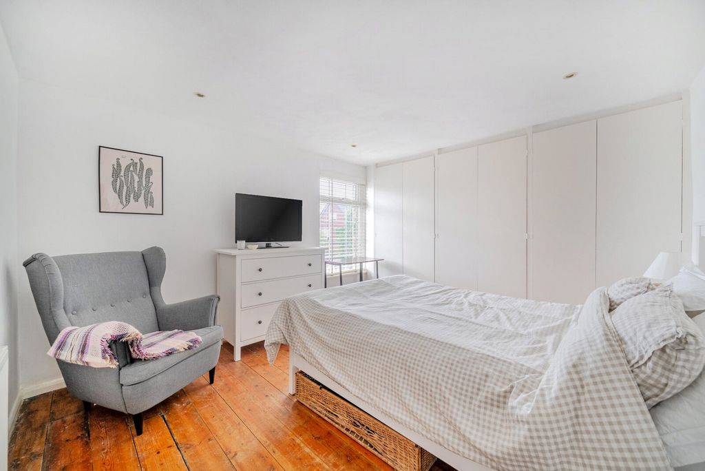 Additional image 7 of 2 bed terraced house for saleHeath Road, Weybridge KT13
