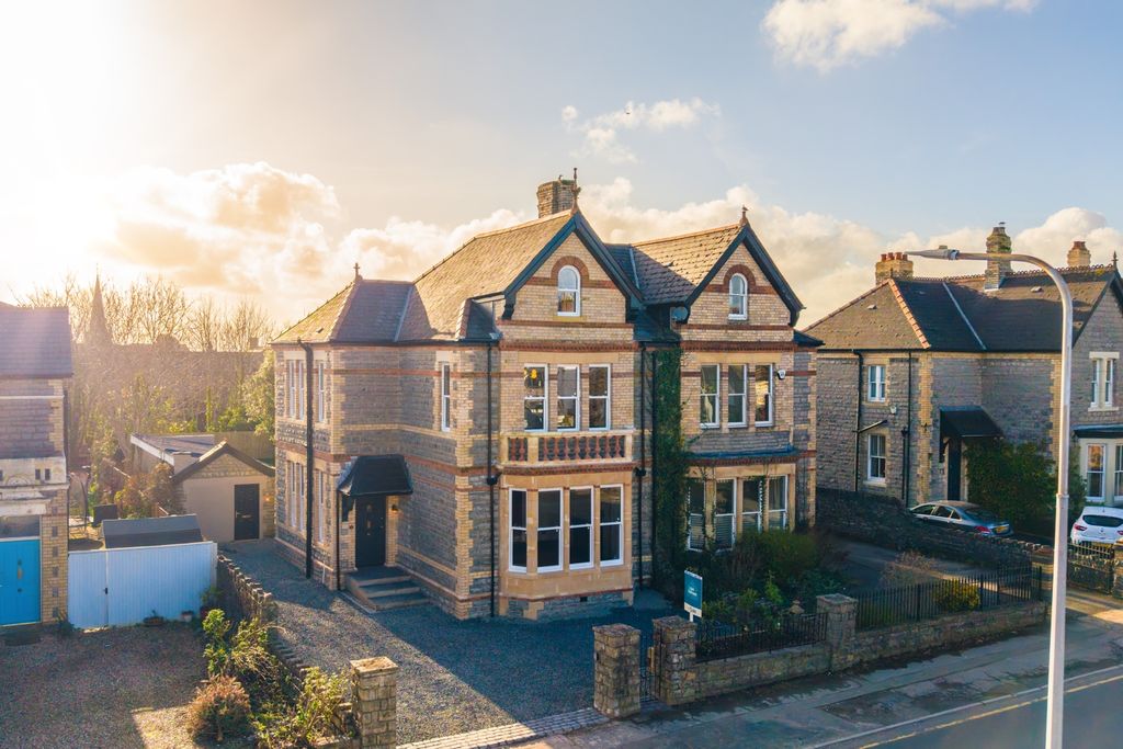 5 bed semi-detached house for saleHickman Road, Penarth CF64