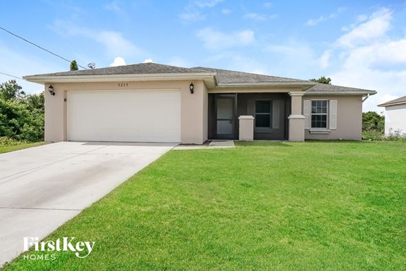 3215 41st St SW, Lehigh Acres, FL, 33976