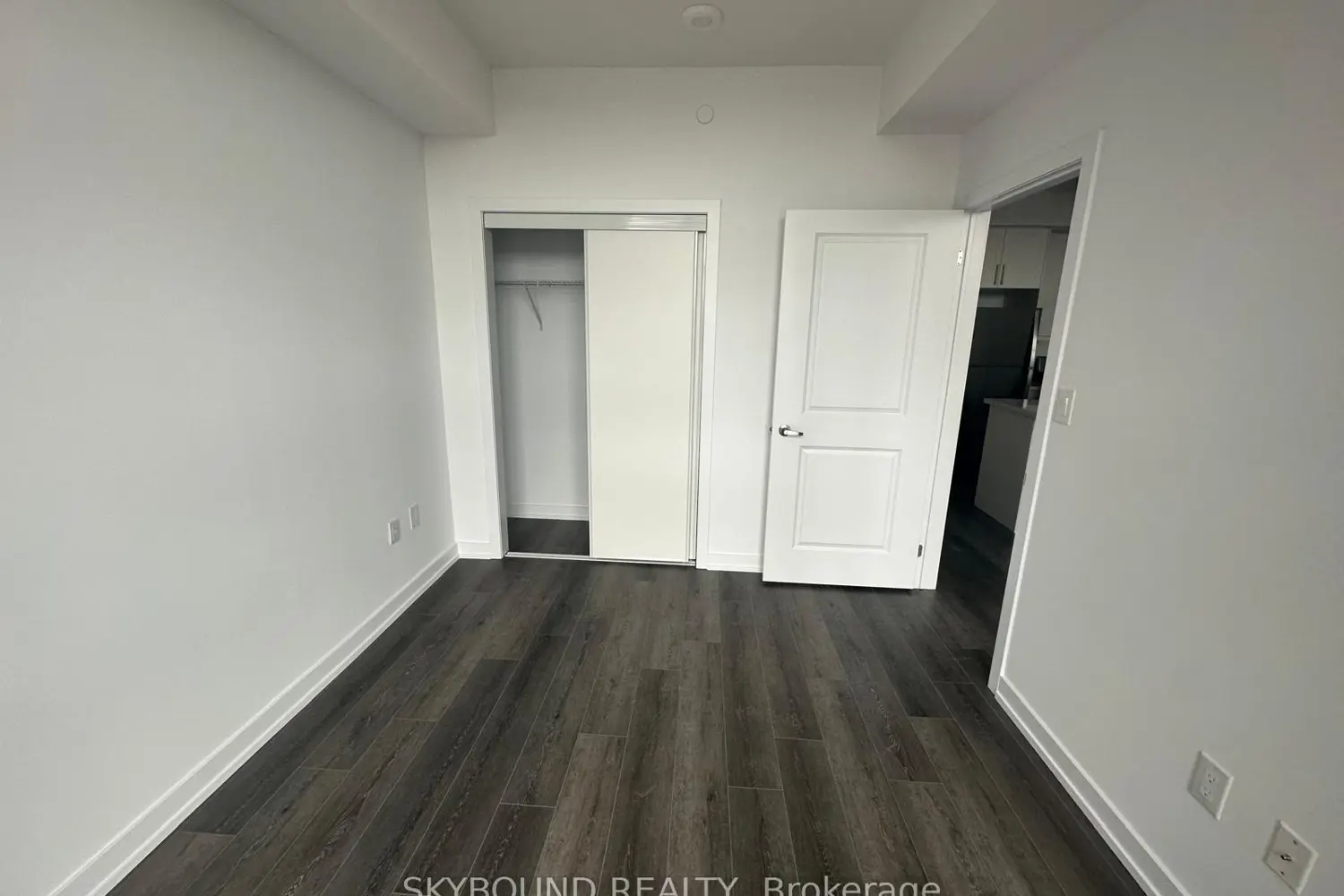 Additional image 11 of 470 Dundas Street 212