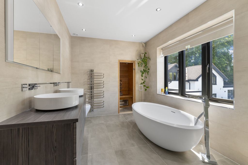 Additional image 15 of 6 bed detached house for saleWawensmere Road, Henley-In-Arden B95