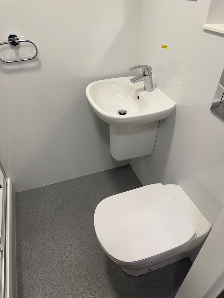 Additional image 3 of Room in a Shared Flat, Cliveland St, B19, N1 7GU